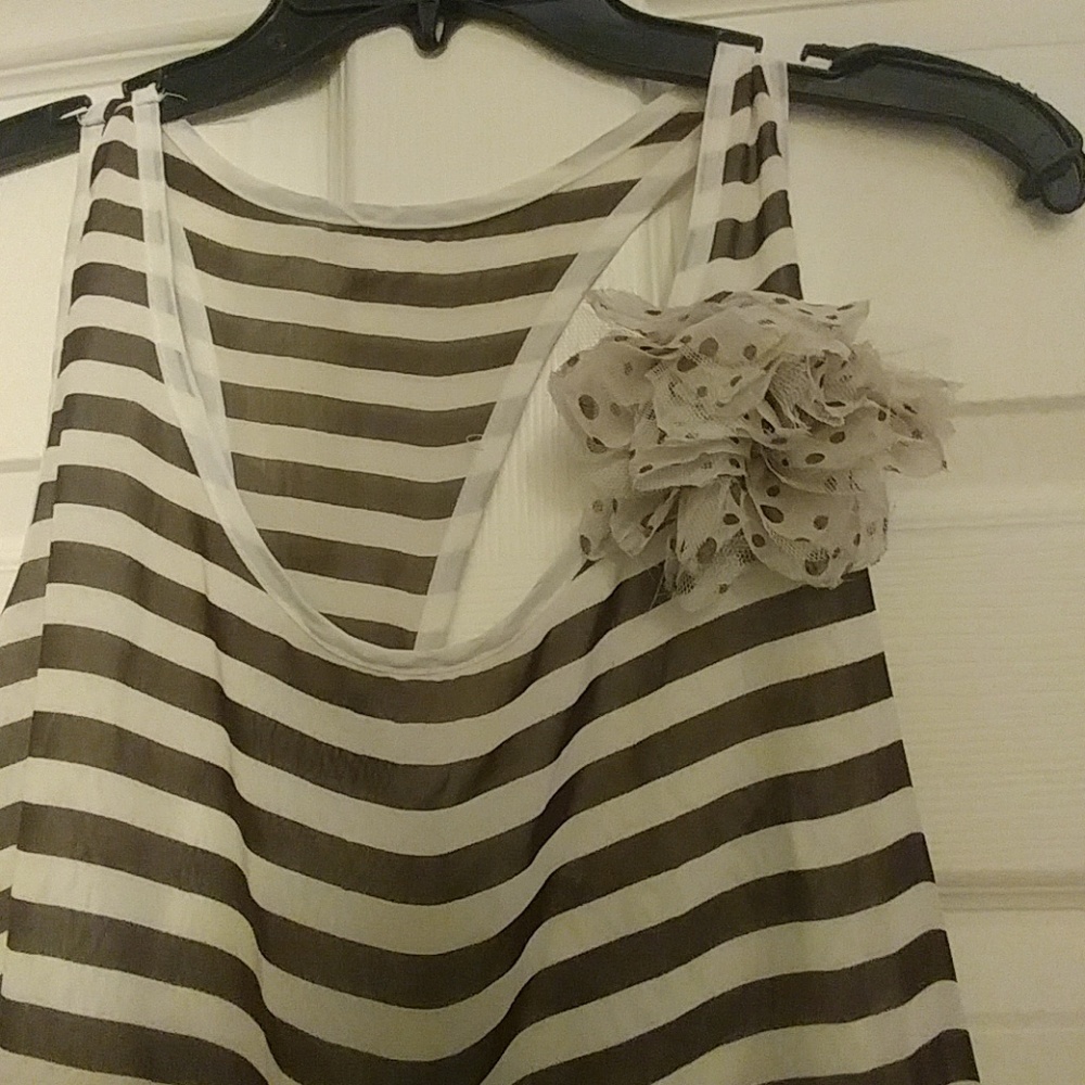 Razorback Top🌻 - Picture 2 of 4